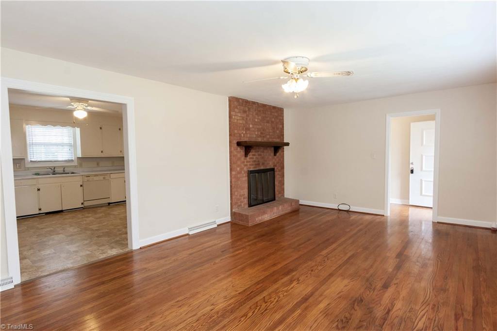 910 Oakview Road High Point, NC 27265 - Photo 3 of 19
