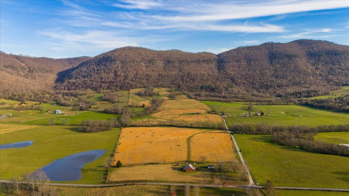 11414 Upper East Valley Road Pikeville, TN 37367 - Photo 12 of 23