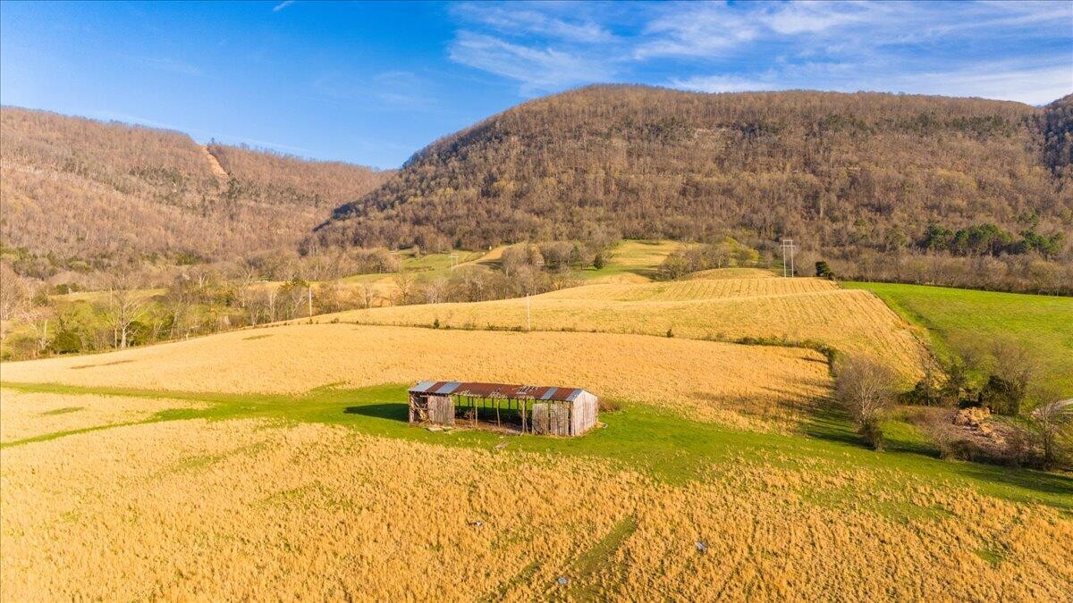 11414 Upper East Valley Road Pikeville, TN 37367 - Photo 13 of 23