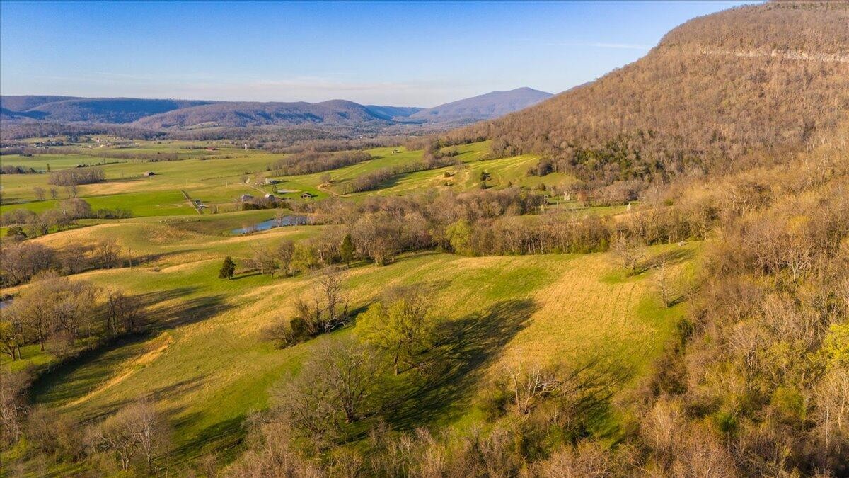 11414 Upper East Valley Road Pikeville, TN 37367 - Photo 17 of 23