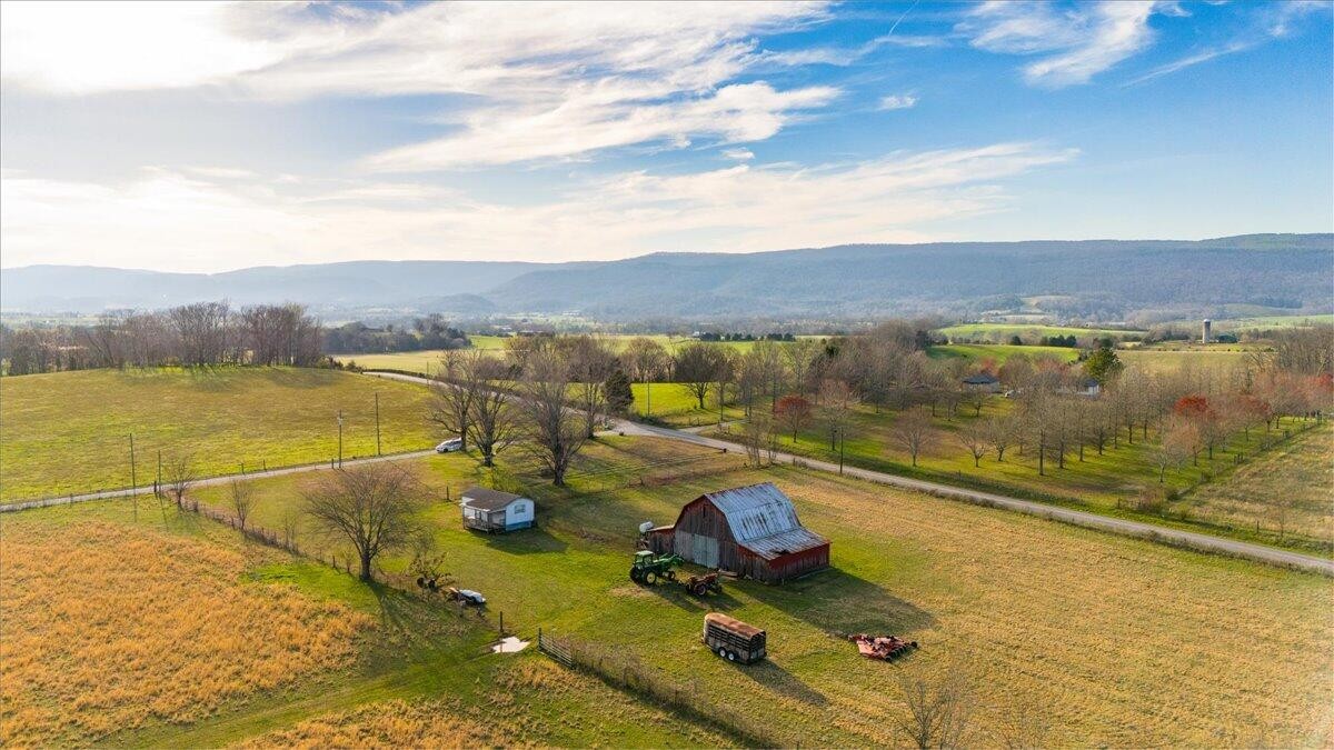 11414 Upper East Valley Road Pikeville, TN 37367 - Photo 10 of 23