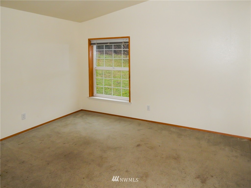16919 Moon Road Southwest Rochester, WA 98579 - Photo 14 of 25
