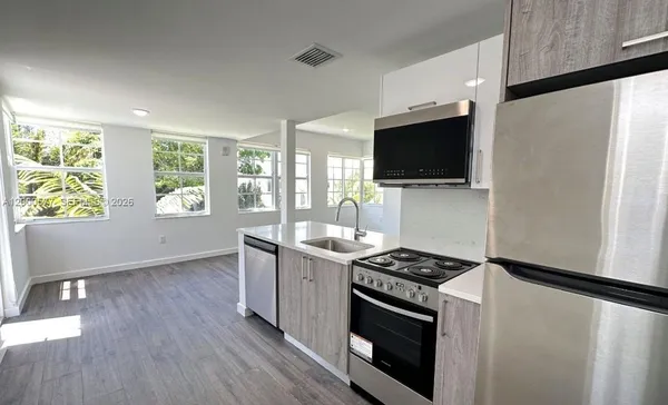 $3,174 | 1570 Euclid Avenue, Unit 6, Miami Beach, FL 33139