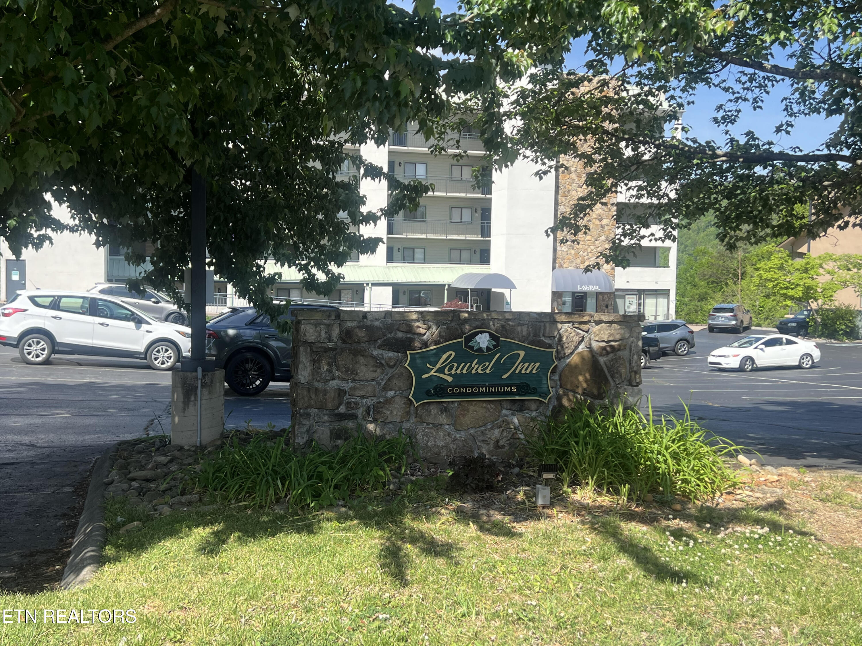 354 East Holly Ridge Road, Unit 202 Gatlinburg, TN 37738 - Photo 22 of 22 Laurel Inn sign