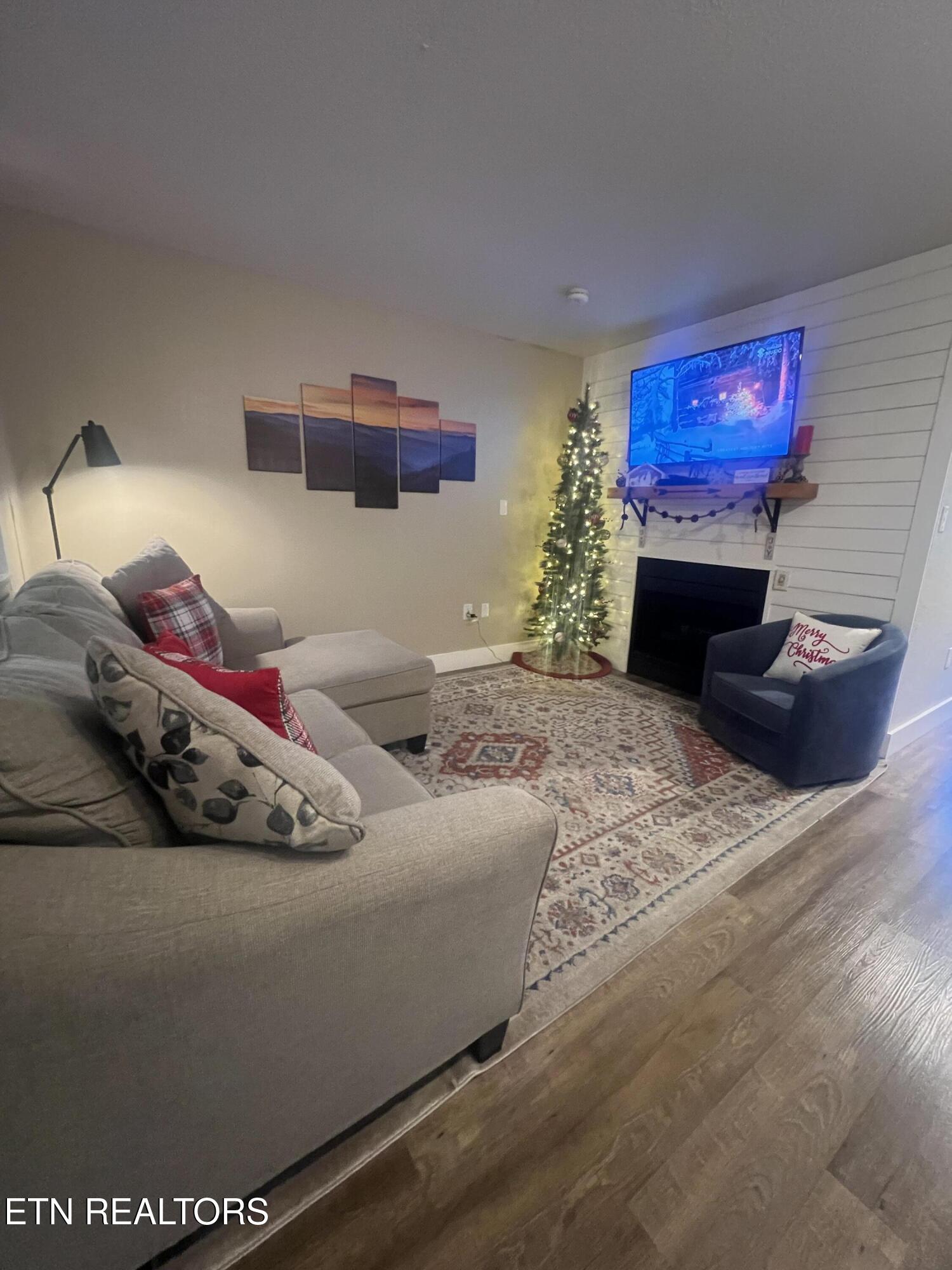 354 East Holly Ridge Road, Unit 354 Gatlinburg, TN 37738 - Photo 3 of 19 LR 1