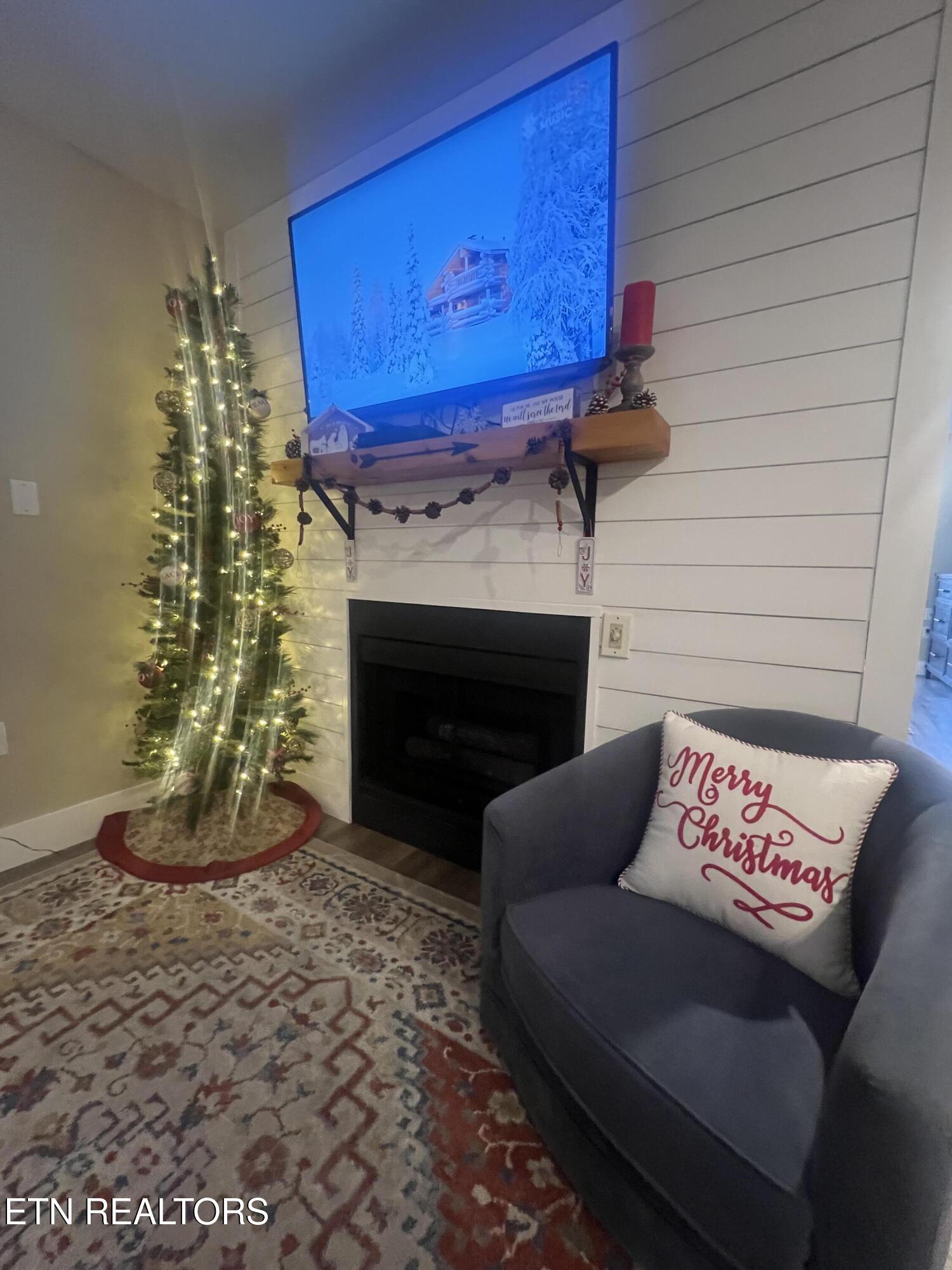 354 East Holly Ridge Road, Unit 354 Gatlinburg, TN 37738 - Photo 4 of 19 LR 2