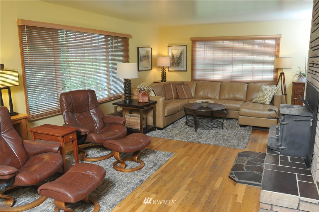 3879 Brown Road Ferndale, WA 98248 - Photo 7 of 36 a work room with furniture and a window