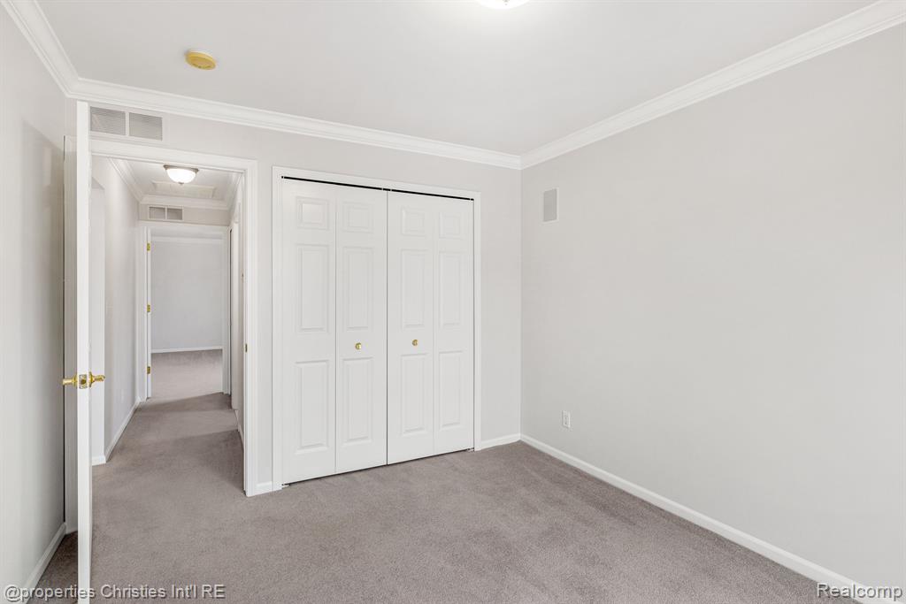 3527 Oakmonte Boulevard Rochester, MI 48306 - Photo 16 of 27