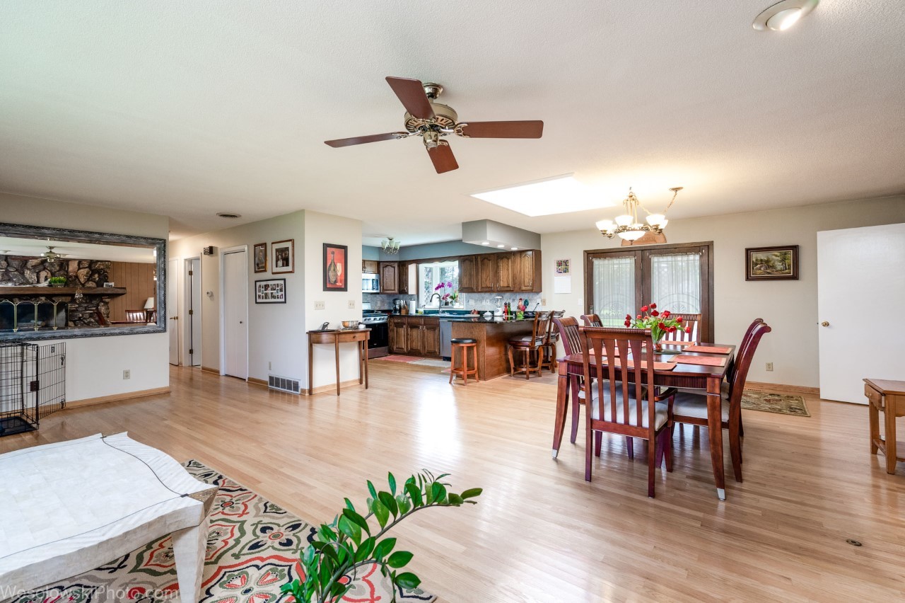 18525 Ridge Lane Marengo, IL 60152 - Photo 8 of 35 a view of a dining room with furniture and wooden floor