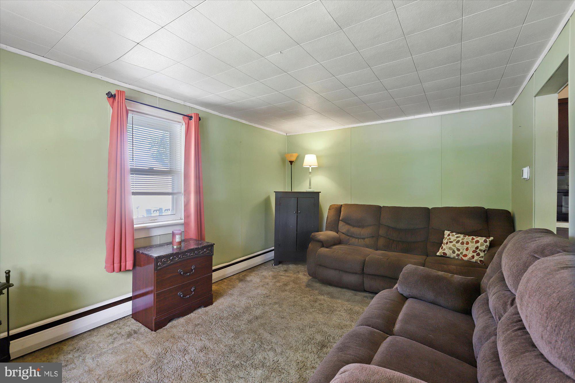 15 Sager Road Elizabethtown, PA 17022 - Photo 8 of 22 Living room