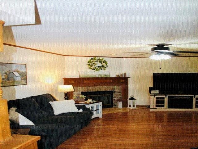 1102 Alexander Street Winfield, KS 67156 - Photo 5 of 21