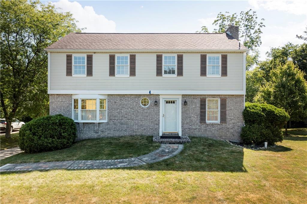 142 Lakeview Drive McKees Rocks, PA 15136 - Photo 1 of 25 Welcome to 142 Lakeview Drive in The Heart of Robinson Township ...