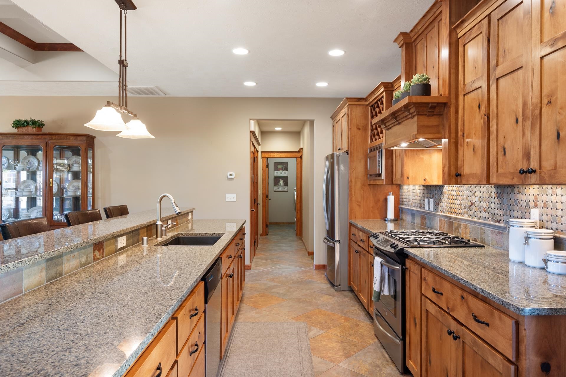 2810 Sunset View Lane Spokane, WA 99208 - Photo 8 of 31
