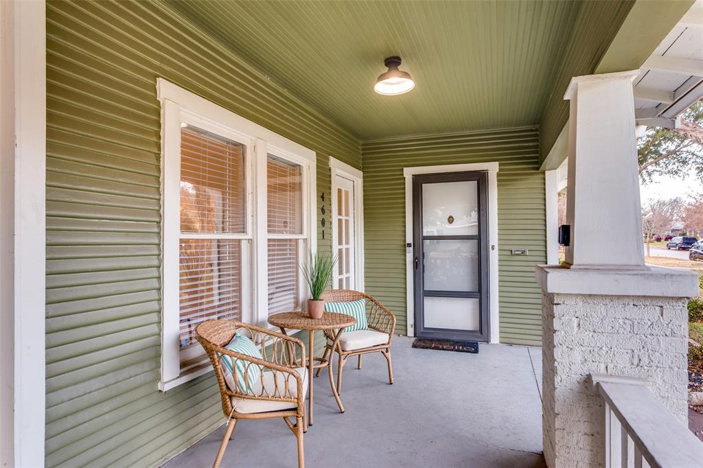 4601 Pershing Avenue Fort Worth, TX 76107 - Photo 3 of 28 a balcony with furniture and a potted plant