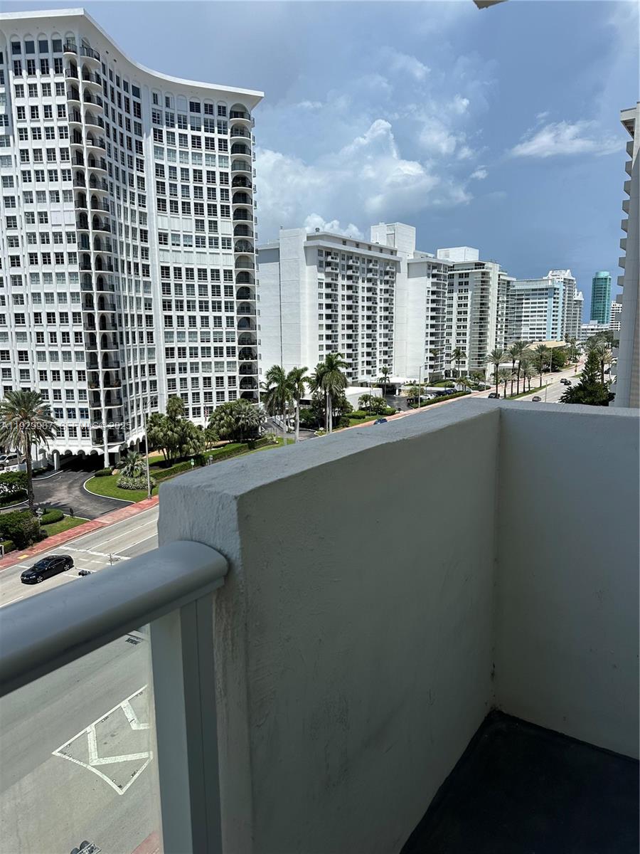 5601 Collins Avenue, Unit 622 Miami Beach, FL 33140 - Photo 15 of 15 a view of lot of buildings