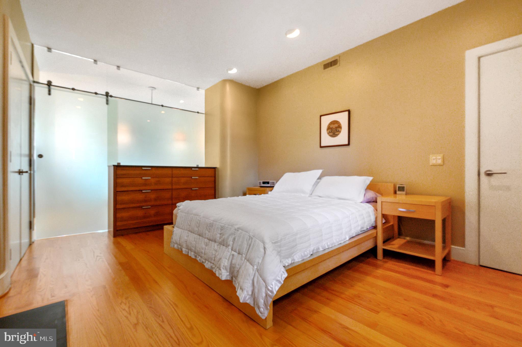 109-11 Pine St Philadelphia, PA 19106 - Photo 18 of 36