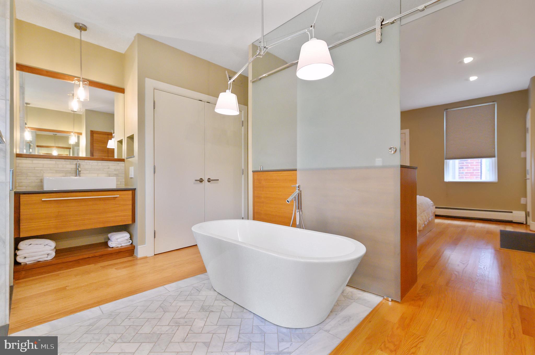 109-11 Pine St Philadelphia, PA 19106 - Photo 24 of 36