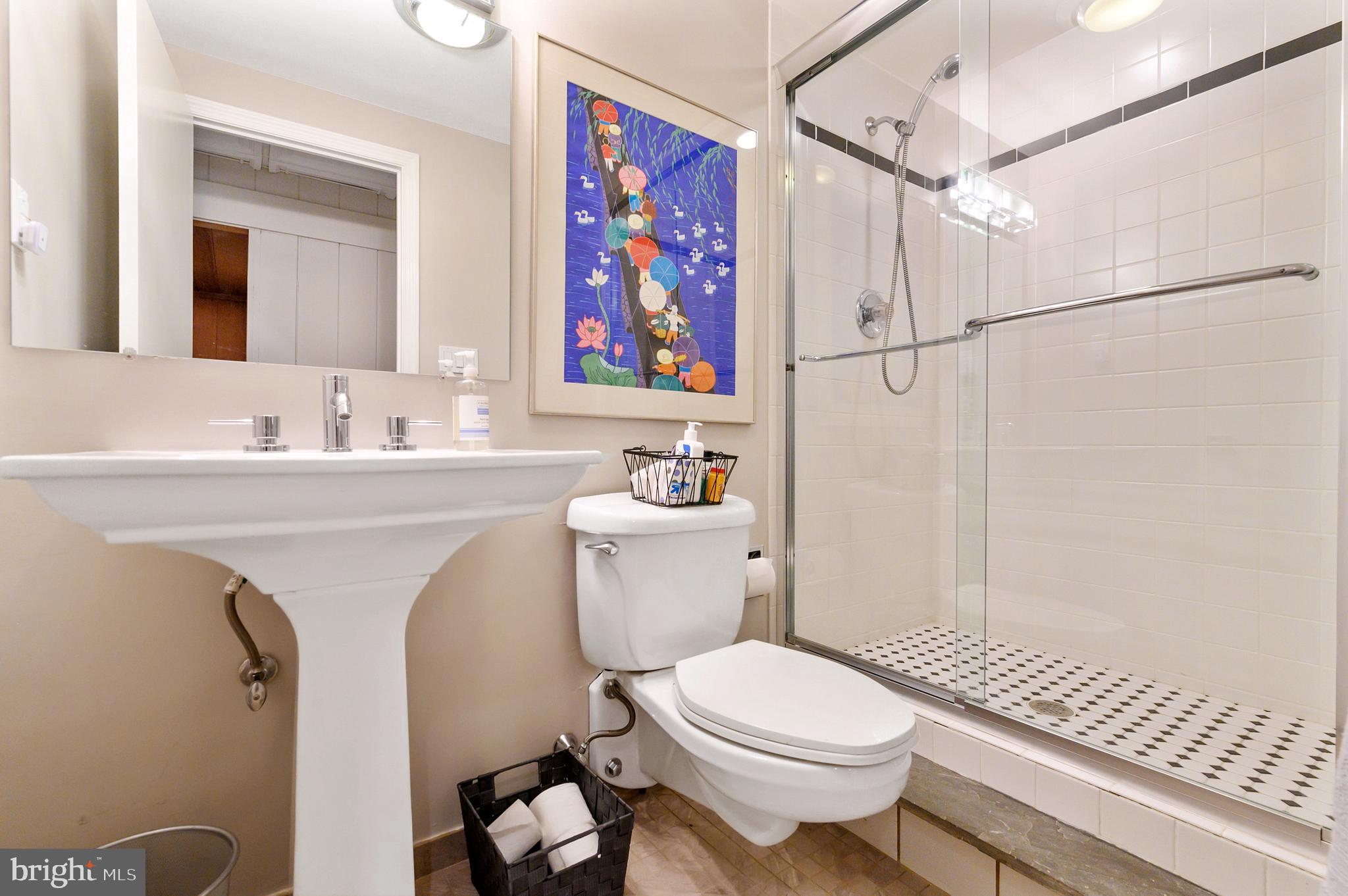 109-11 Pine St Philadelphia, PA 19106 - Photo 32 of 36