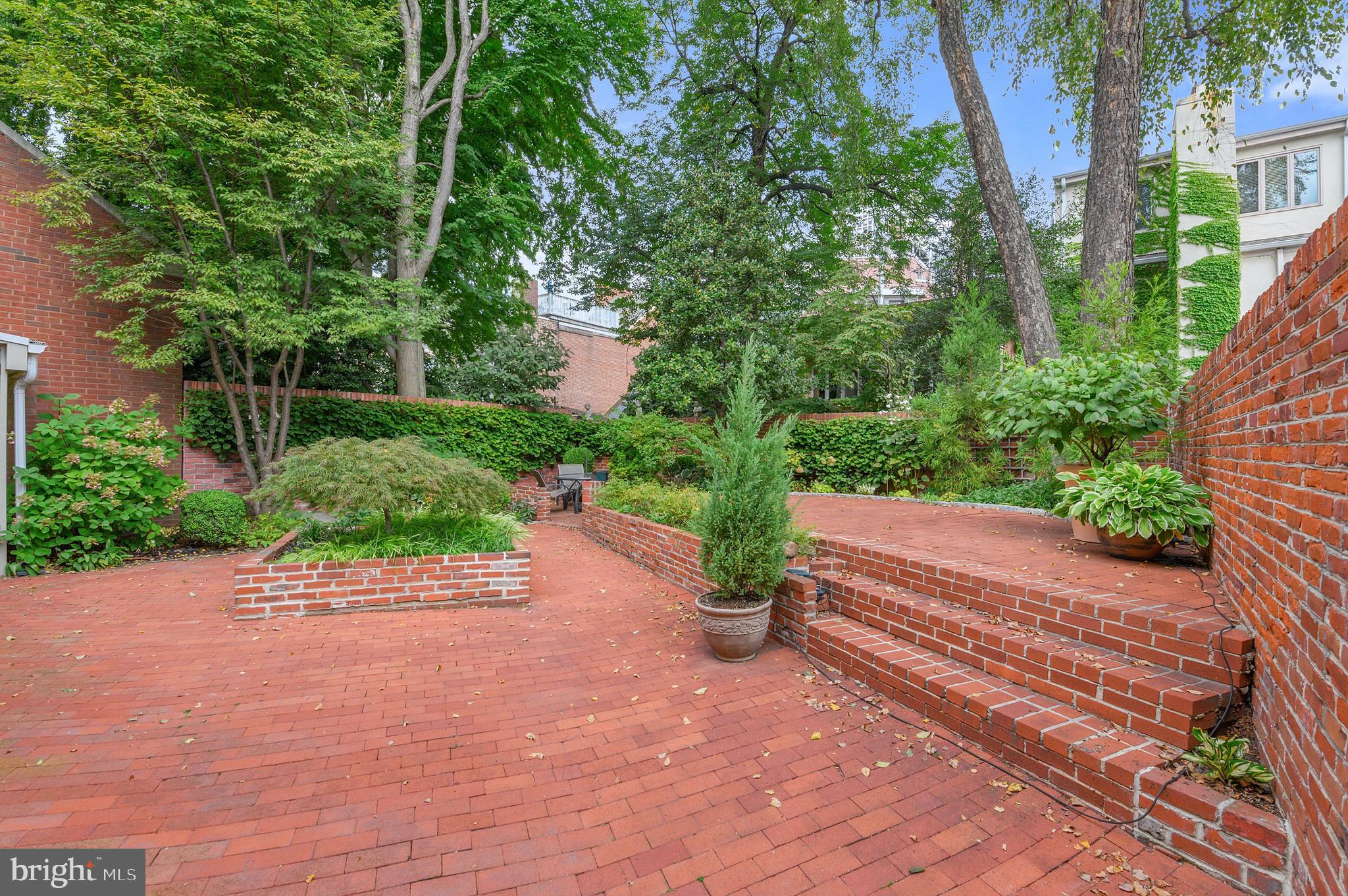 109-11 Pine St Philadelphia, PA 19106 - Photo 5 of 36