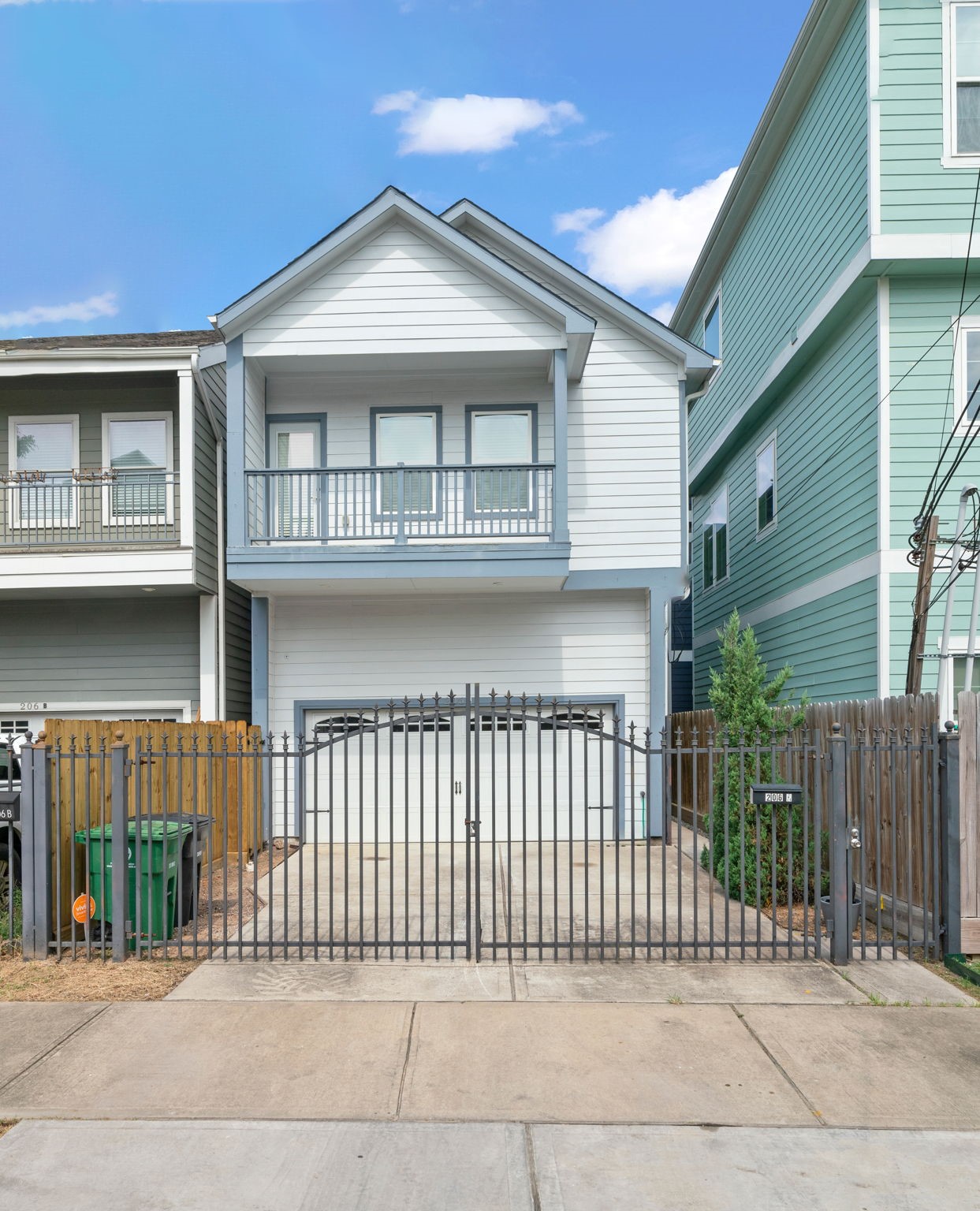 206 Burr Street, Unit A Houston, TX 77011 - Photo 3 of 46