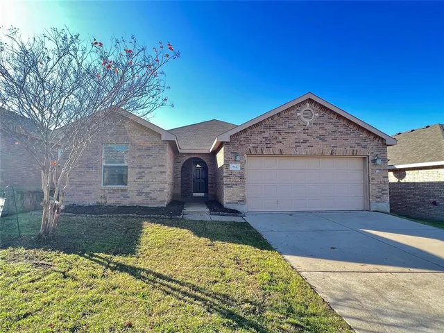$2,195 | 912 Bee Creek Lane, Fort Worth, TX 76120