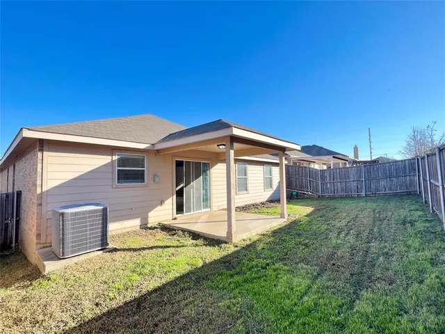 $2,195 | 912 Bee Creek Lane, Fort Worth, TX 76120