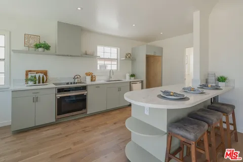 $1,250,000 | 1826 West 78th Street, Los Angeles, CA 90047