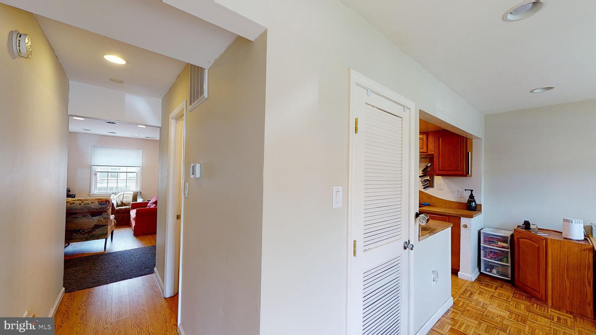 6424 Silver Ridge Circle Alexandria, VA 22315 - Photo 3 of 66 Gallery Image 3