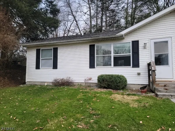 $1,585 | 309 Wagon Wheel Road, Unit B, Montague, NJ 07827