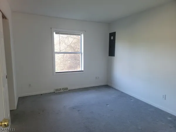 $1,585 | 309 Wagon Wheel Road, Unit B, Montague, NJ 07827
