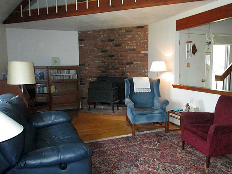 304 Angell Road Lincoln, RI 02865 - Photo 9 of 20 Living Room.