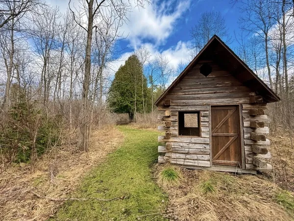 $299,900 | 4409 West 1 Mile Road, White Cloud, MI 49349