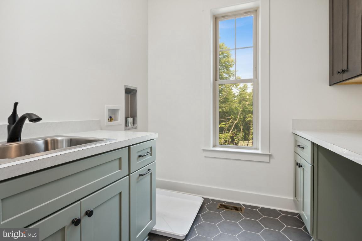 3110 Thurston Road Frederick, MD 21704 - Photo 15 of 38 Mud room.