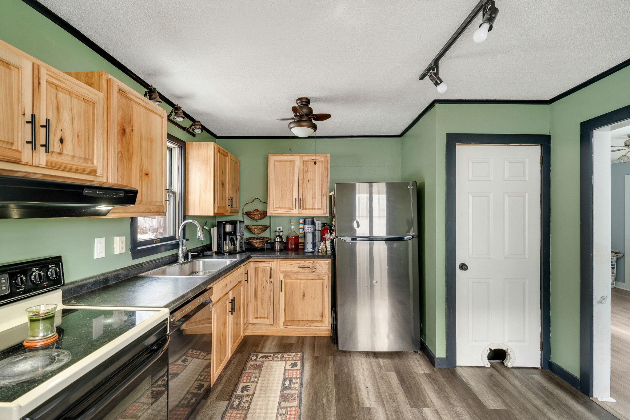 62 Washington Road Barre Town, VT 05649 - Photo 9 of 27