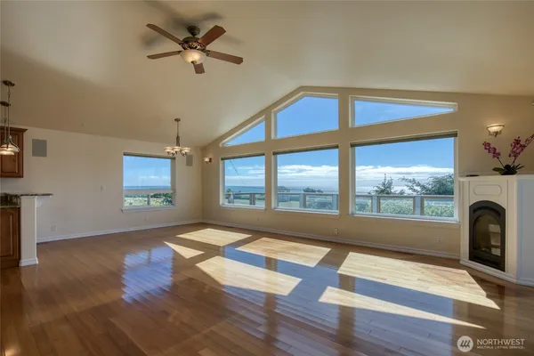 $595,000 | 36 Duke Lane, Pacific Beach, WA 98571