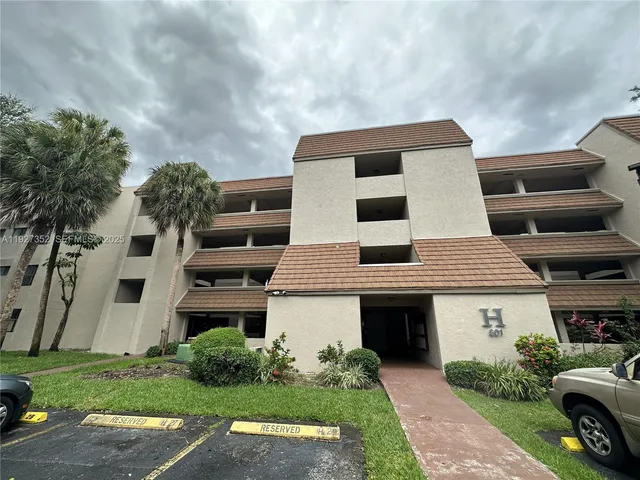 $2,300 | 601 Ives Dairy Road, Unit 4038, Miami, FL 33179