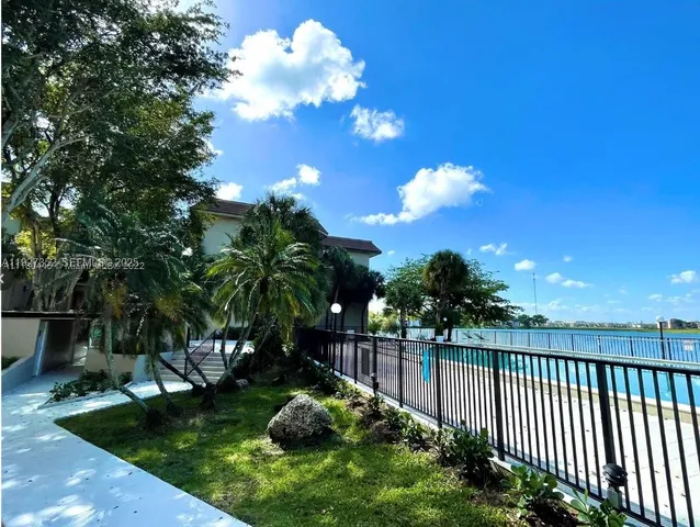 $2,300 | 601 Ives Dairy Road, Unit 4038, Miami, FL 33179