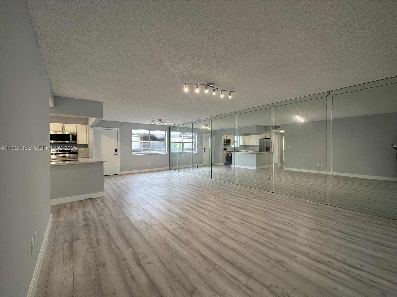 601 Ives Dairy Road, Unit 4038 Miami, FL 33179 - Photo 3 of 49