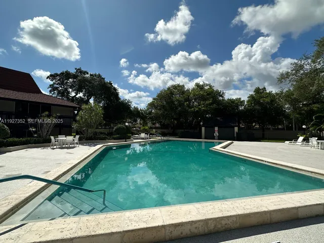 $2,300 | 601 Ives Dairy Road, Unit 4038, Miami, FL 33179