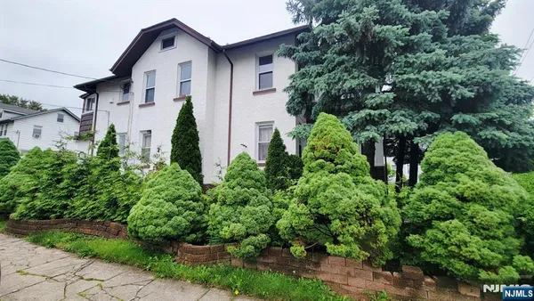 $3,000 | 86 East Fort Lee Road, Unit 2, Teaneck, NJ 07666
