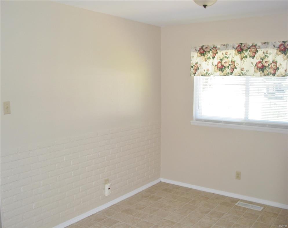 1470 Mullanphy Road Florissant, MO 63031 - Photo 11 of 29