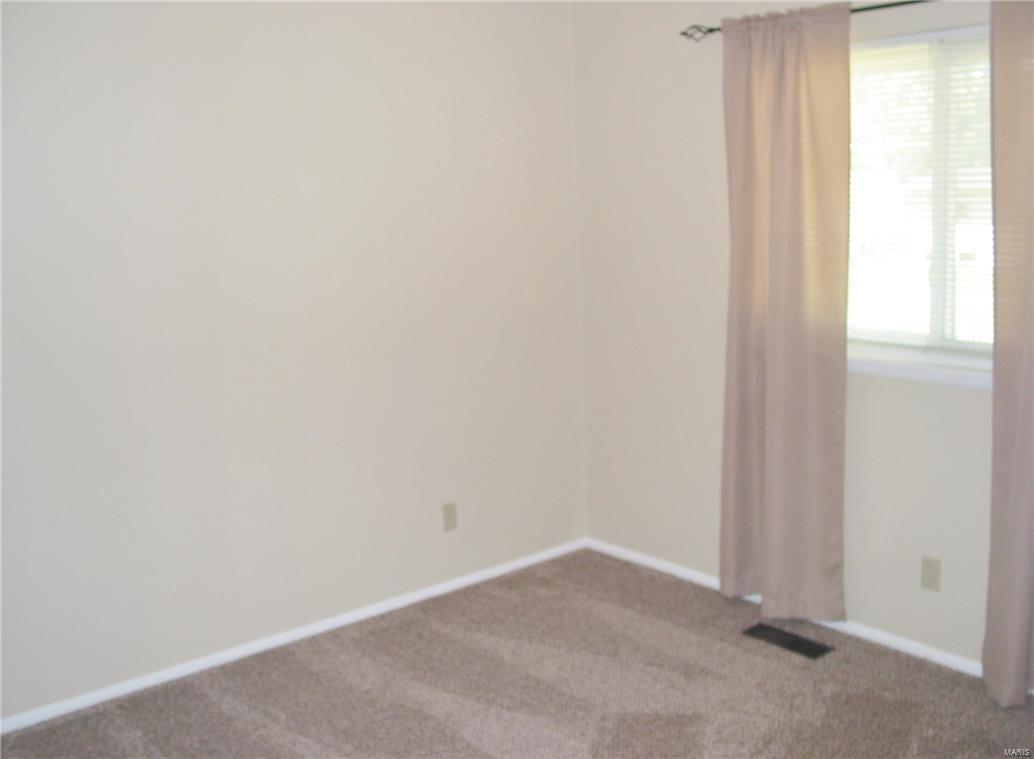 1470 Mullanphy Road Florissant, MO 63031 - Photo 14 of 29