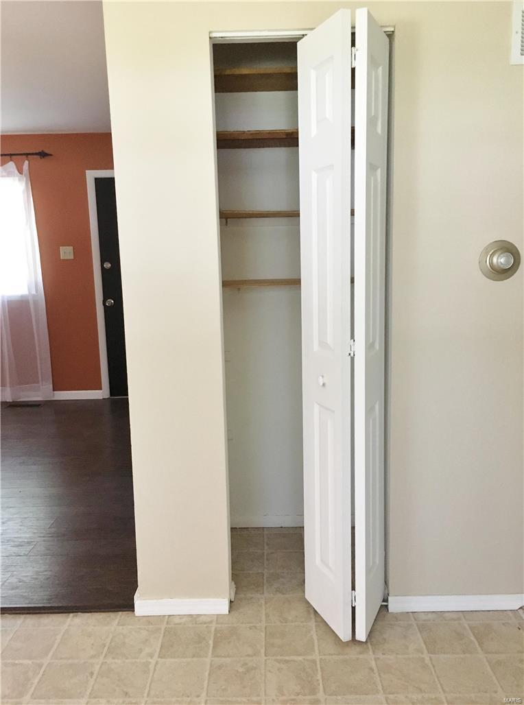 1470 Mullanphy Road Florissant, MO 63031 - Photo 10 of 29