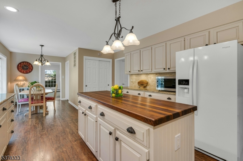 82 Union Hill Road Morris Plains, NJ 07950 - Photo 17 of 38