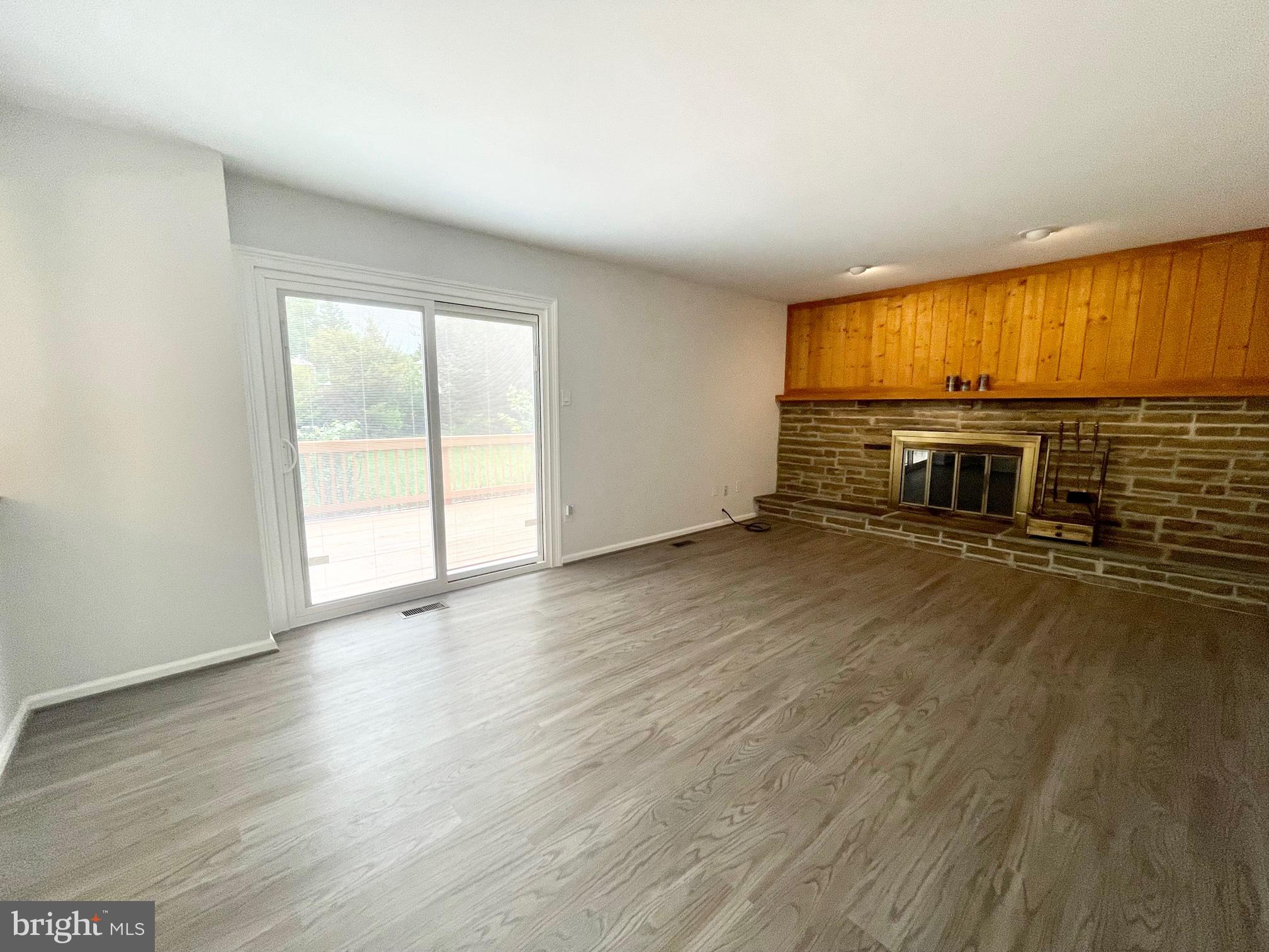 8600 Aqueduct Road Potomac, MD 20854 - Photo 18 of 66 Family Room with Fireplace