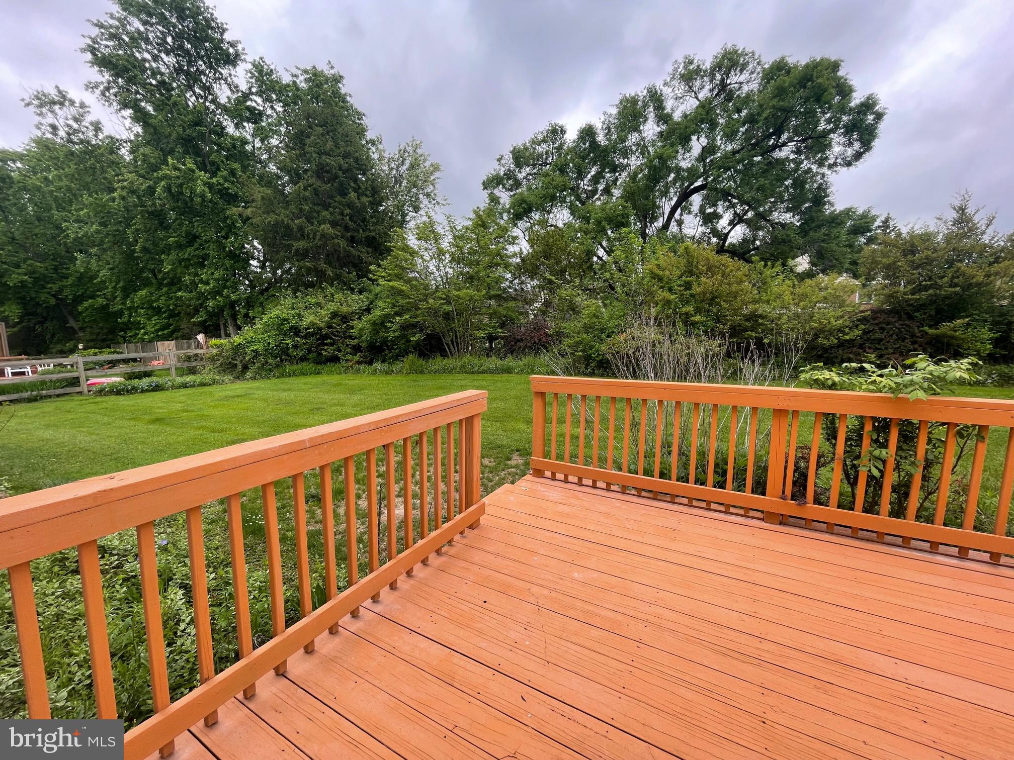 8600 Aqueduct Road Potomac, MD 20854 - Photo 21 of 66 Deck to Private Backyard