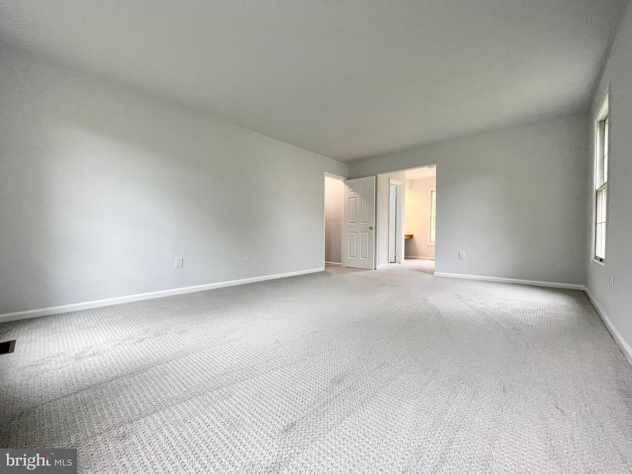 8600 Aqueduct Road Potomac, MD 20854 - Photo 27 of 66 Master Suite
