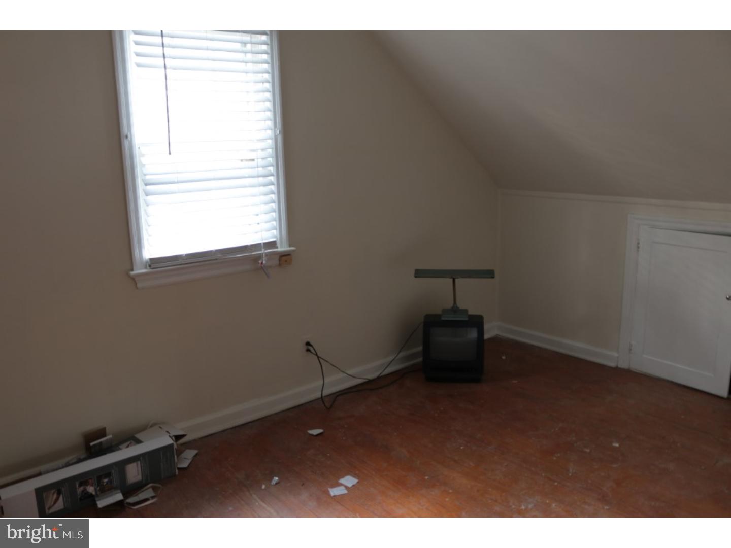 401 Swarthmore Road Glassboro, NJ 08028 - Photo 18 of 20 a room with a window