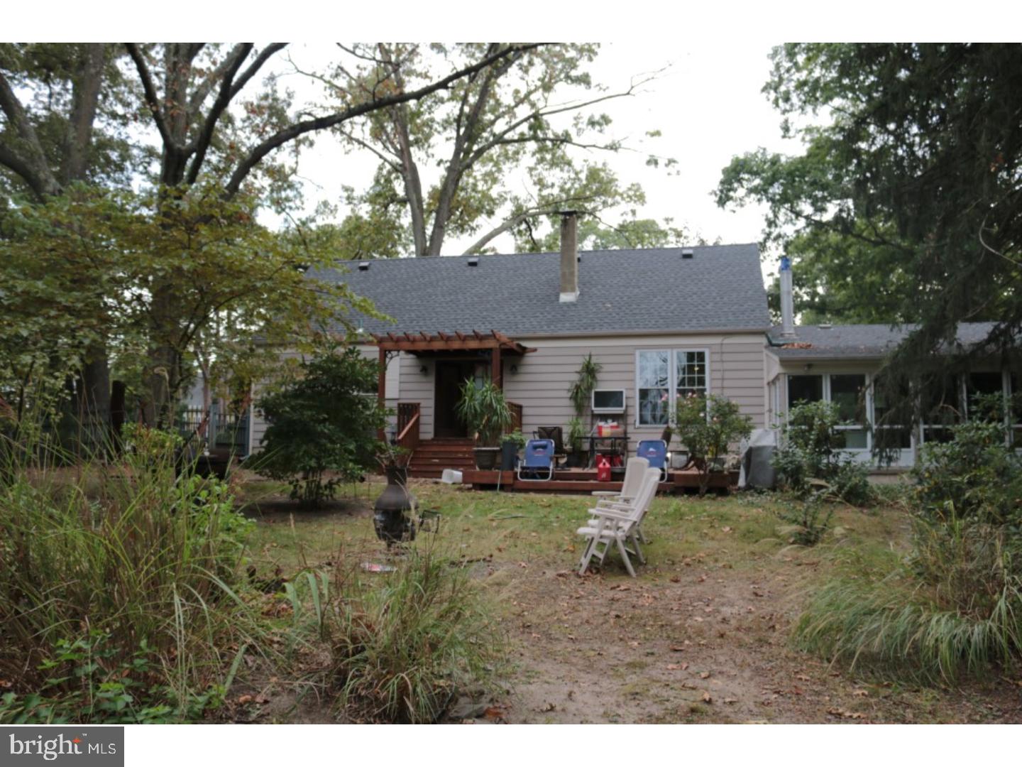 401 Swarthmore Road Glassboro, NJ 08028 - Photo 4 of 20 a view of a house with backyard porch and sitting area