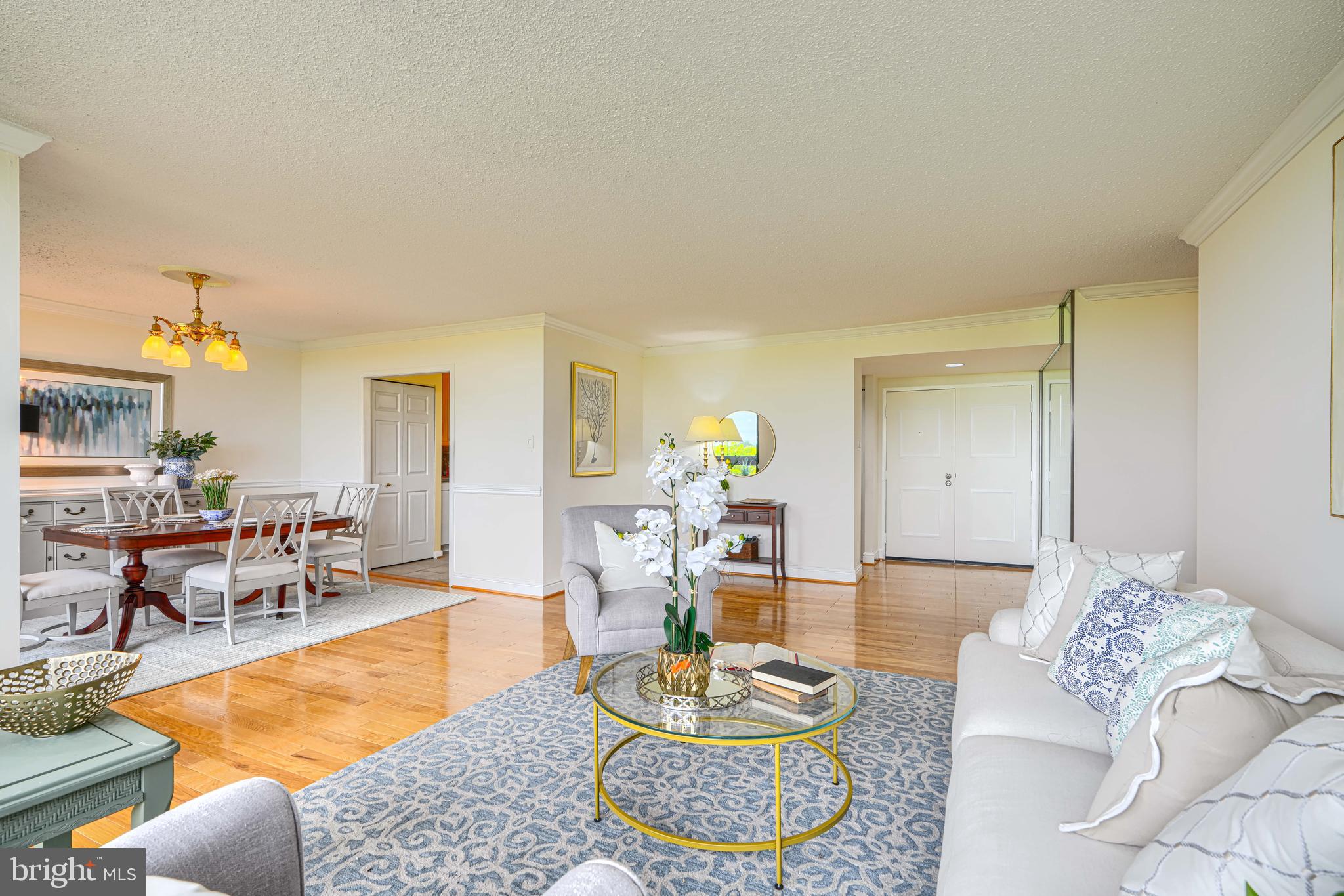 4100 North Charles Street, Unit 1010 Baltimore, MD 21218 - Photo 2 of 73 Spacious living room dining room area